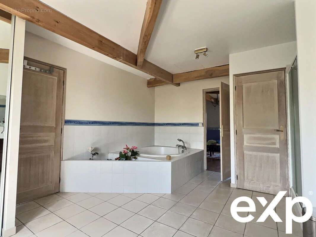 Maison à SAINT-MAUR-DES-FOSSES