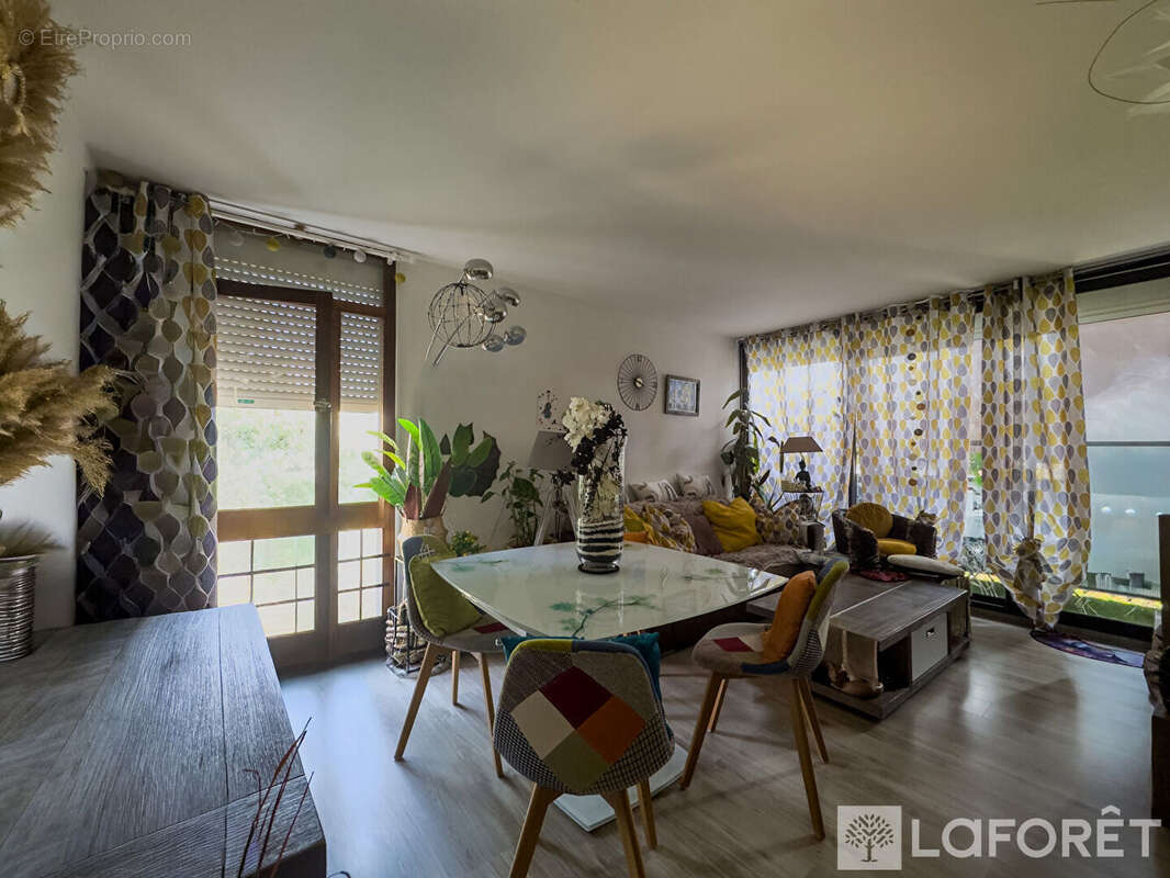 Appartement T3 vendu loué à Biscarrosse - Balcon, loggia, cave et bon état général - photo 2