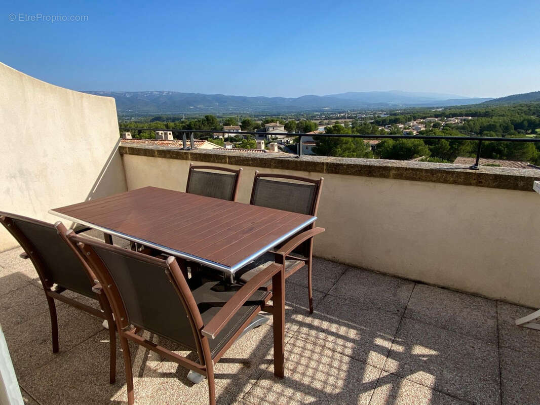 Appartement à MALLEMORT