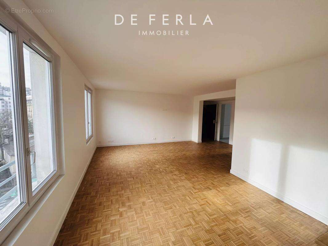 Appartement à PARIS-15E