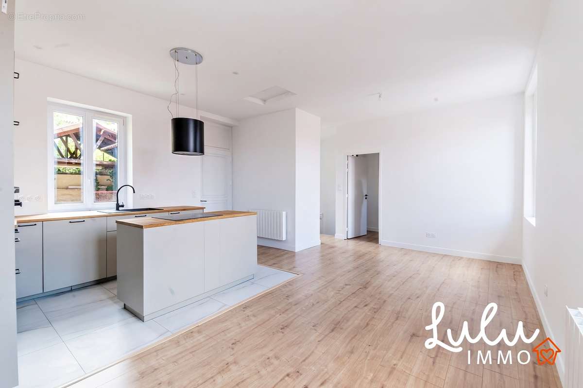 Maison plein coeur de limonest entièrement rénovée de 70m2 - photo 3