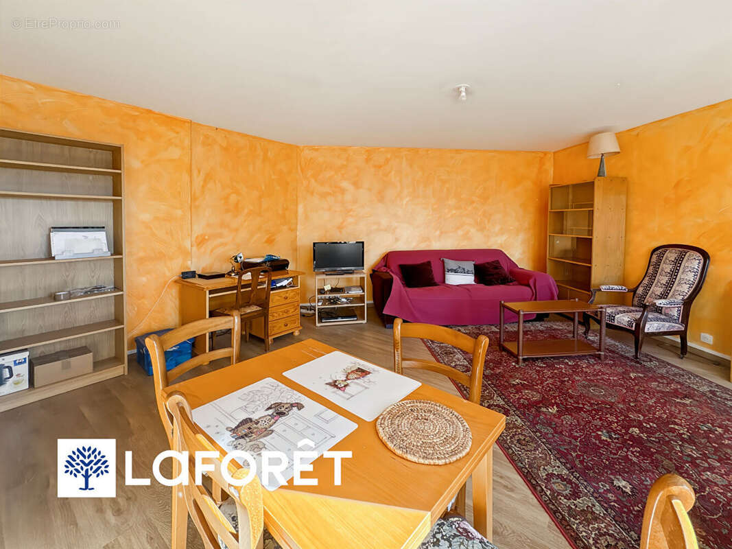 Appartement à SAVIGNY-SUR-ORGE