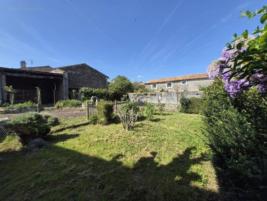 Maison à LOULAY