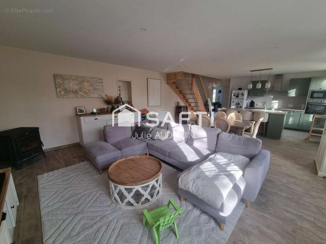 Maison 141 m² à Aumagne  - photo 6