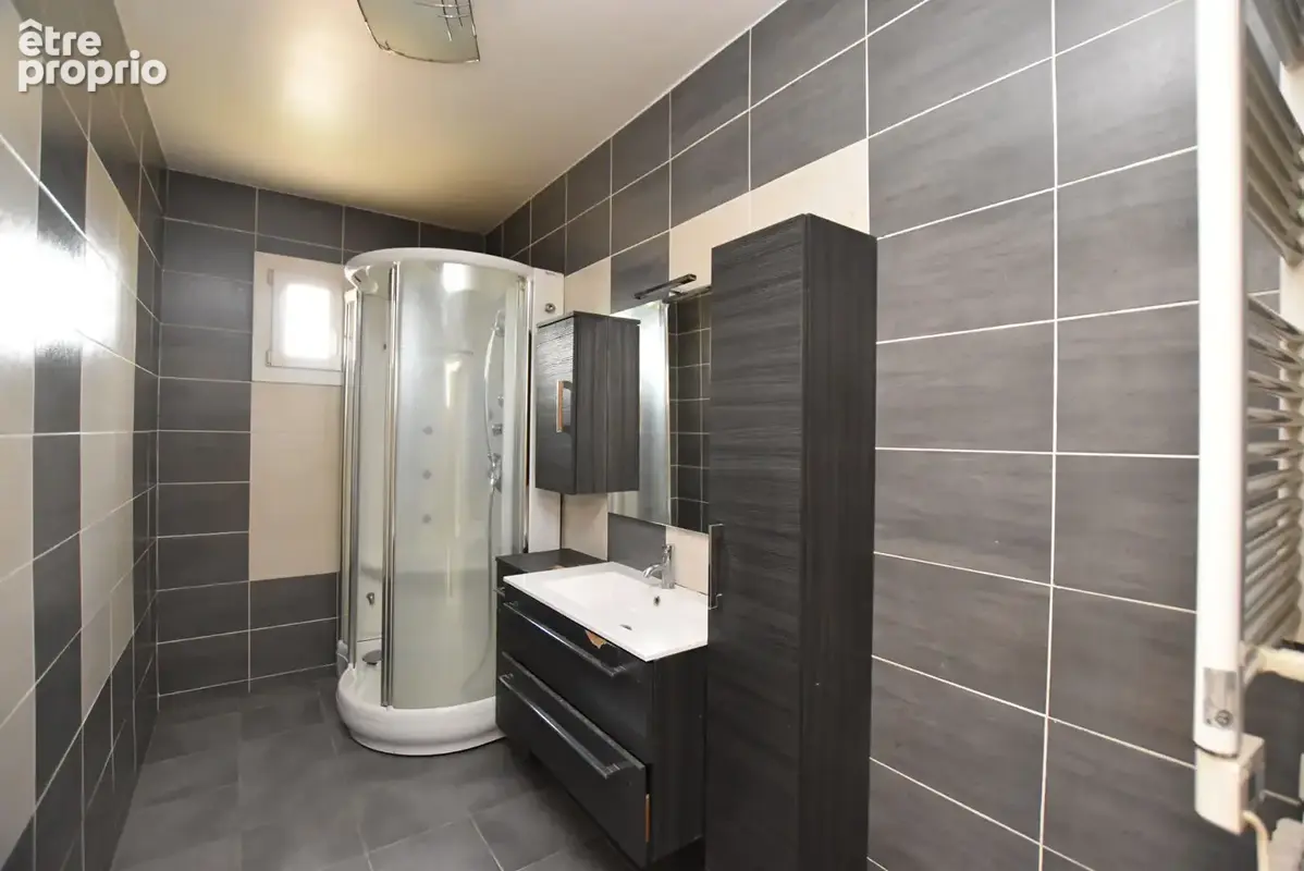 F3 de 75 m² avec garage, ascenseur et balcon - photo 8