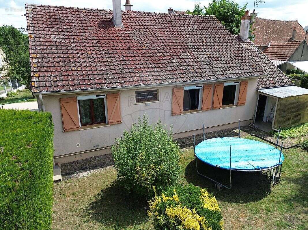 Maison à DONZY