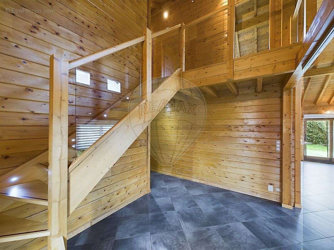 Maison à COSNES-ET-ROMAIN