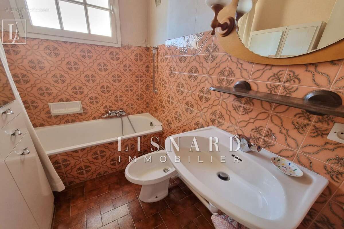 Appartement à VALLAURIS