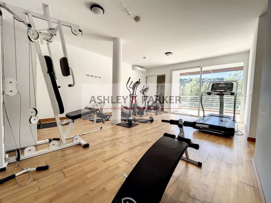 Appartement à MANDELIEU-LA-NAPOULE