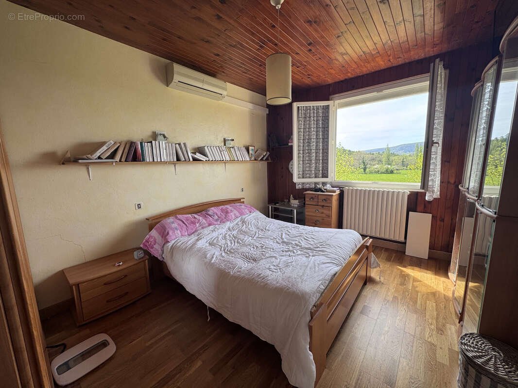 Maison à FRANCILLON-SUR-ROUBION