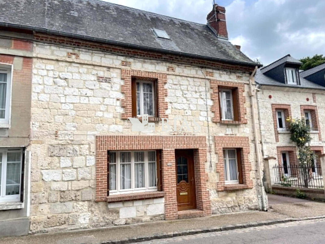 Maison à JUMIEGES