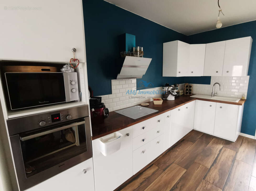 Maison à SAINT-HILAIRE-DE-CHALEONS