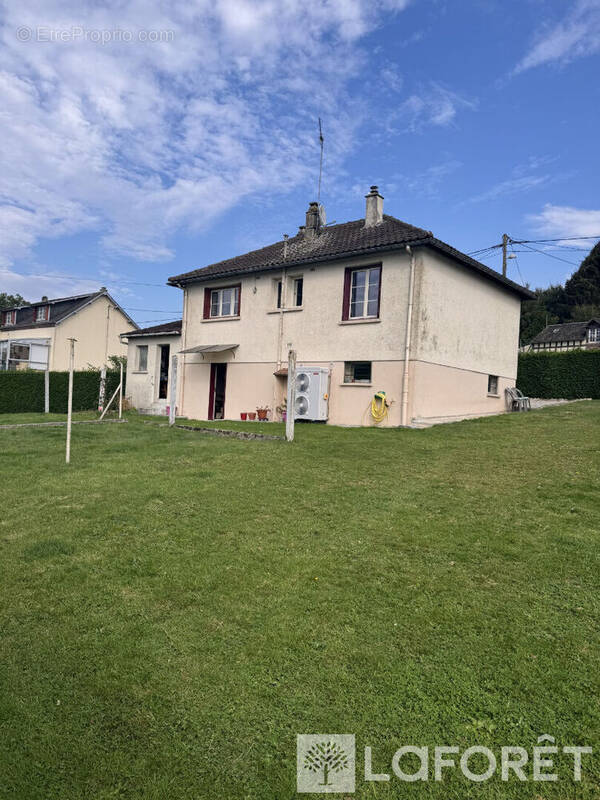 Maison à SAINTE-GAUBURGE-SAINTE-COLOMBE