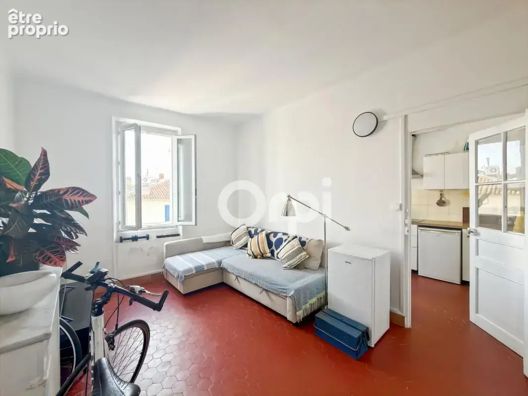 ** T2 - vue mer - Centre-ville La Ciotat ** - photo 2