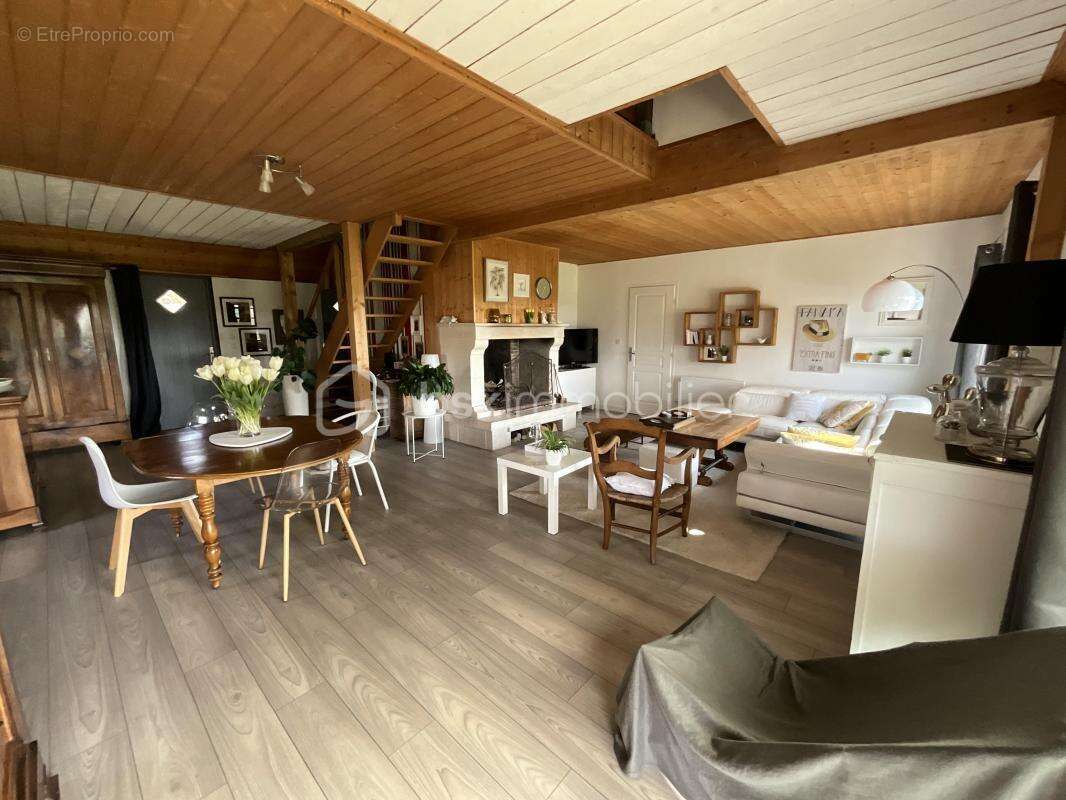 Maison à AUTRY-LE-CHATEL