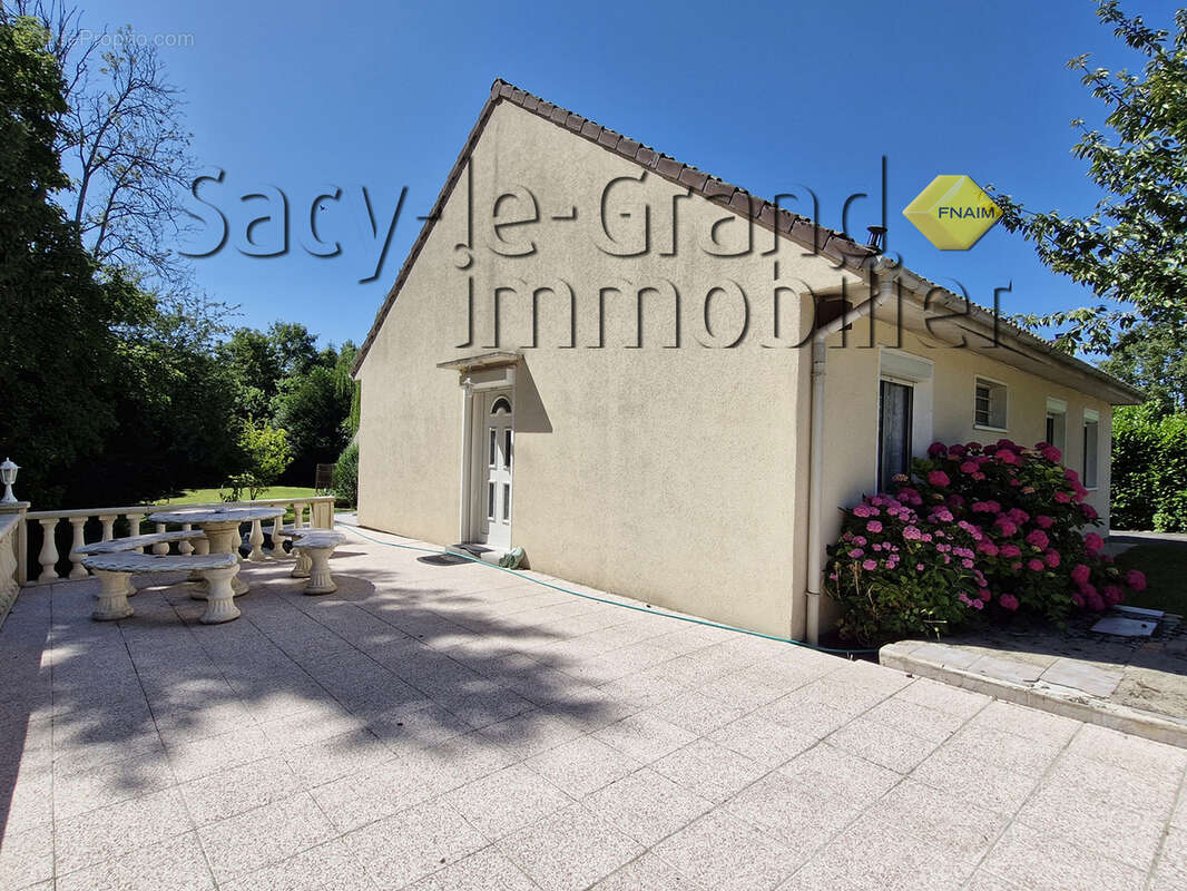 Bel environnement pour cette maison de plain pied - photo 3
