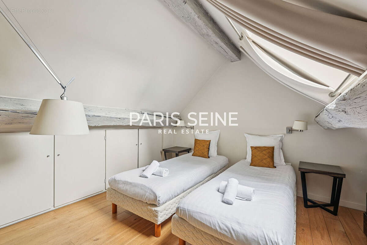 Paris Seine - Duplex en dernier étage ! - photo 8