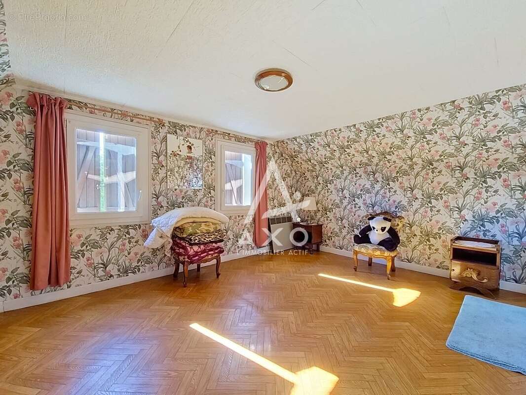 Maison en brique à Auneuil avec 2 chambres, véranda et jardin clos - photo 7