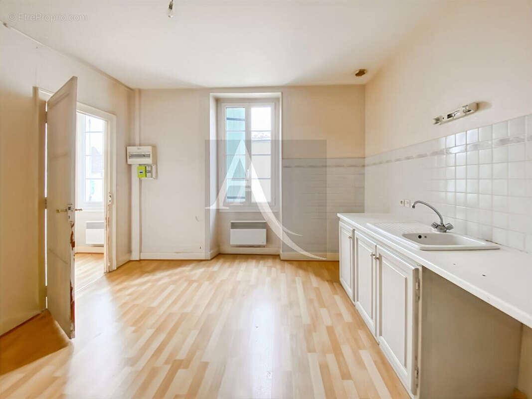 Maison à MONTAIGU-DE-QUERCY