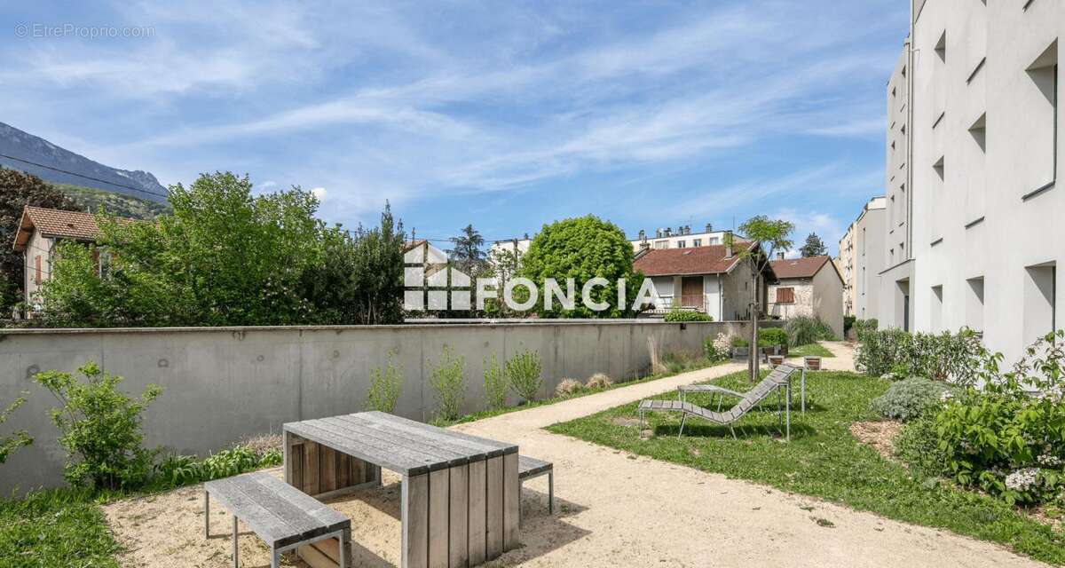 Appartement à LE PONT-DE-CLAIX