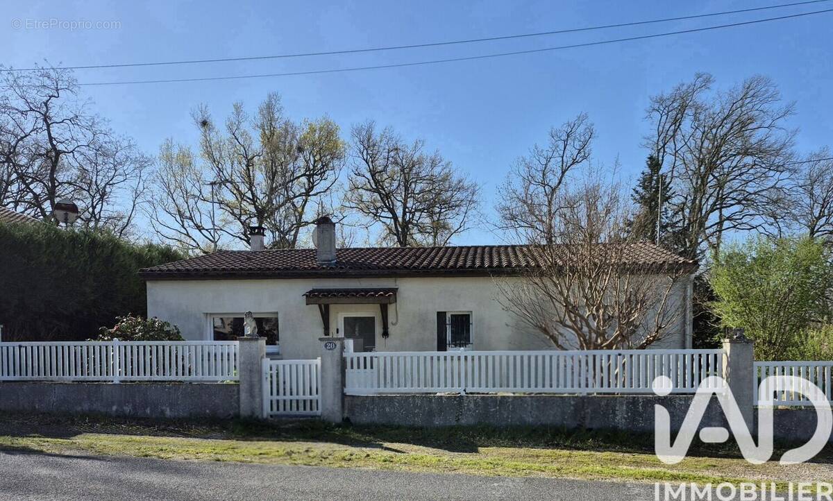 Photo 1 - Maison à MONTENDRE