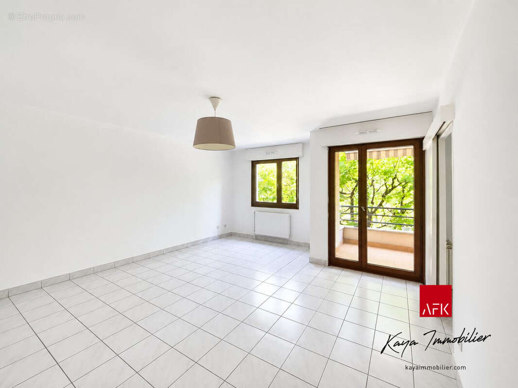Appartement 85 m² à Annemasse  - photo 2