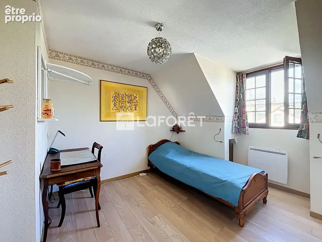 Entre Le Vésinet et Saint-Germain-en-Laye, maison familiale aux beaux volumes et 5 chambres - photo 7