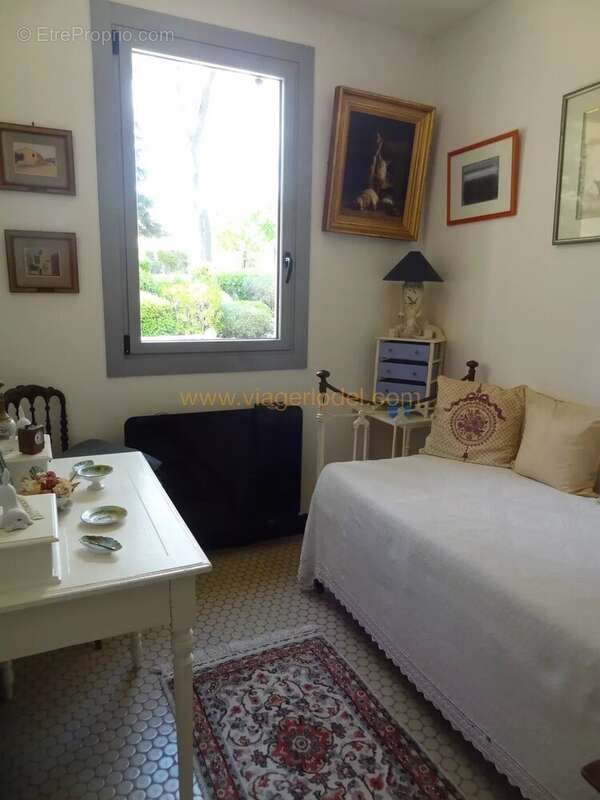 Maison à SAINT-CLEMENT-DE-RIVIERE