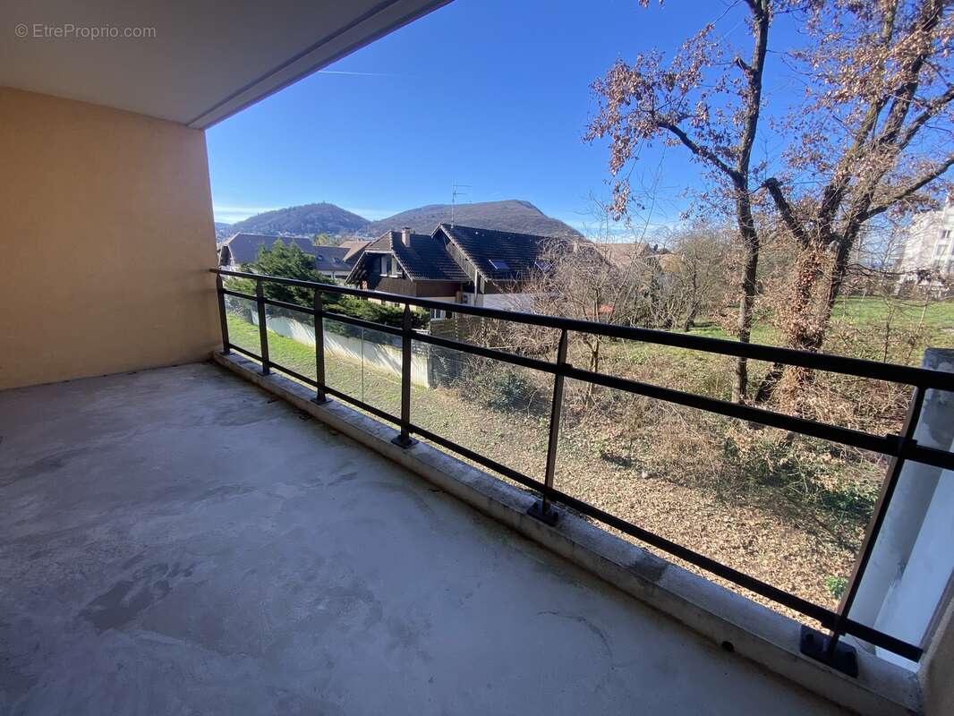 Appartement à VETRAZ-MONTHOUX