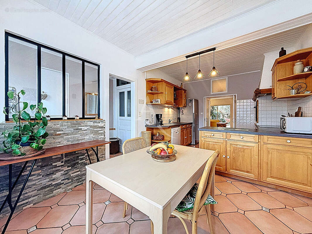 Maison à BRUGUIERES