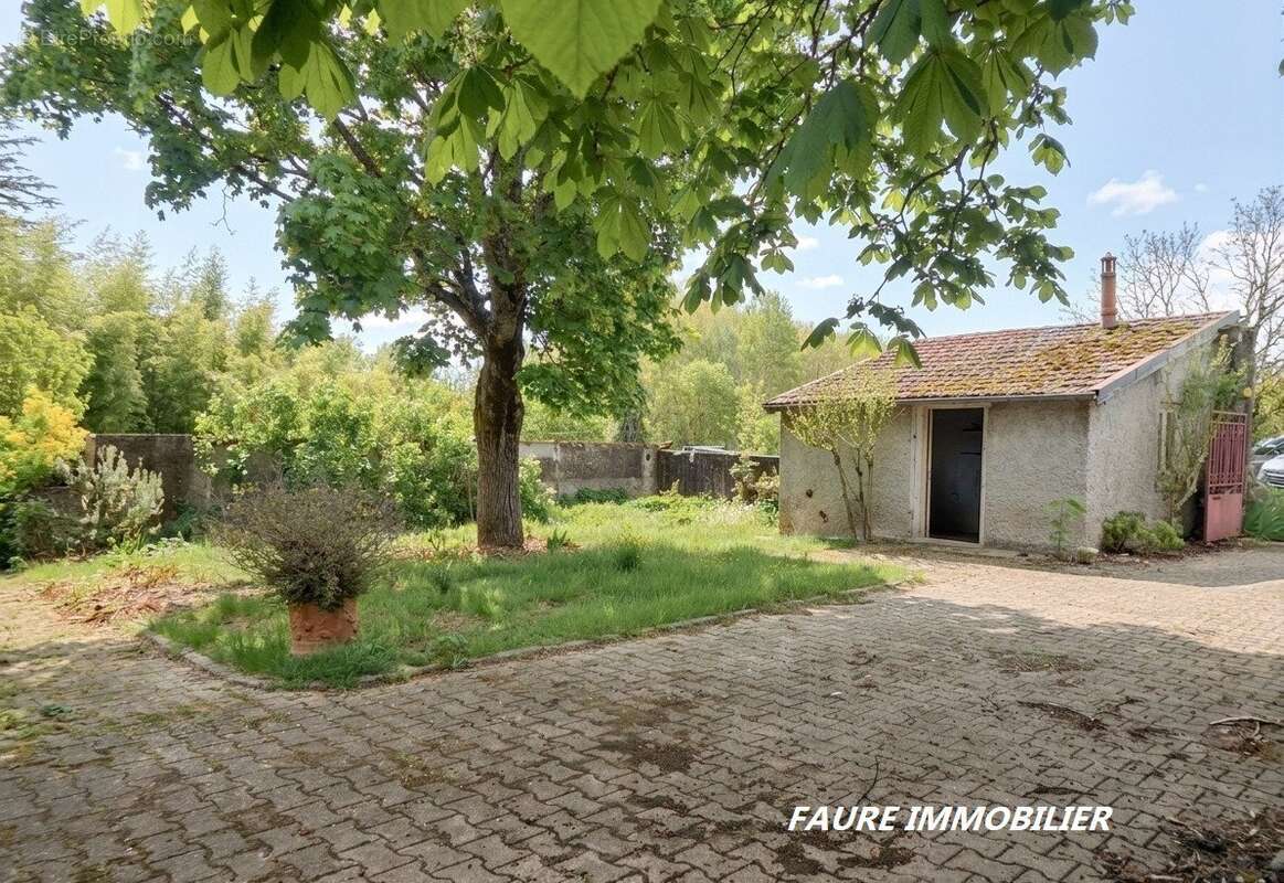 Maison à CHARVIEU-CHAVAGNEUX