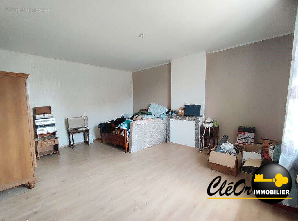 Maison à SAINT-AMBREUIL