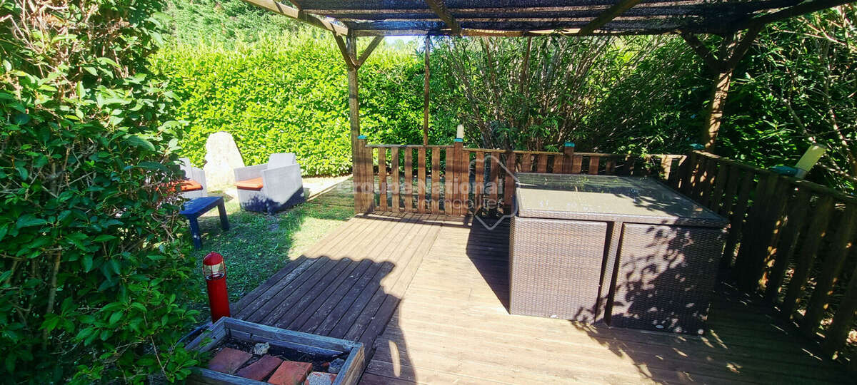 Villa de 238m² avec vue et  2 logements indépendants - photo 10