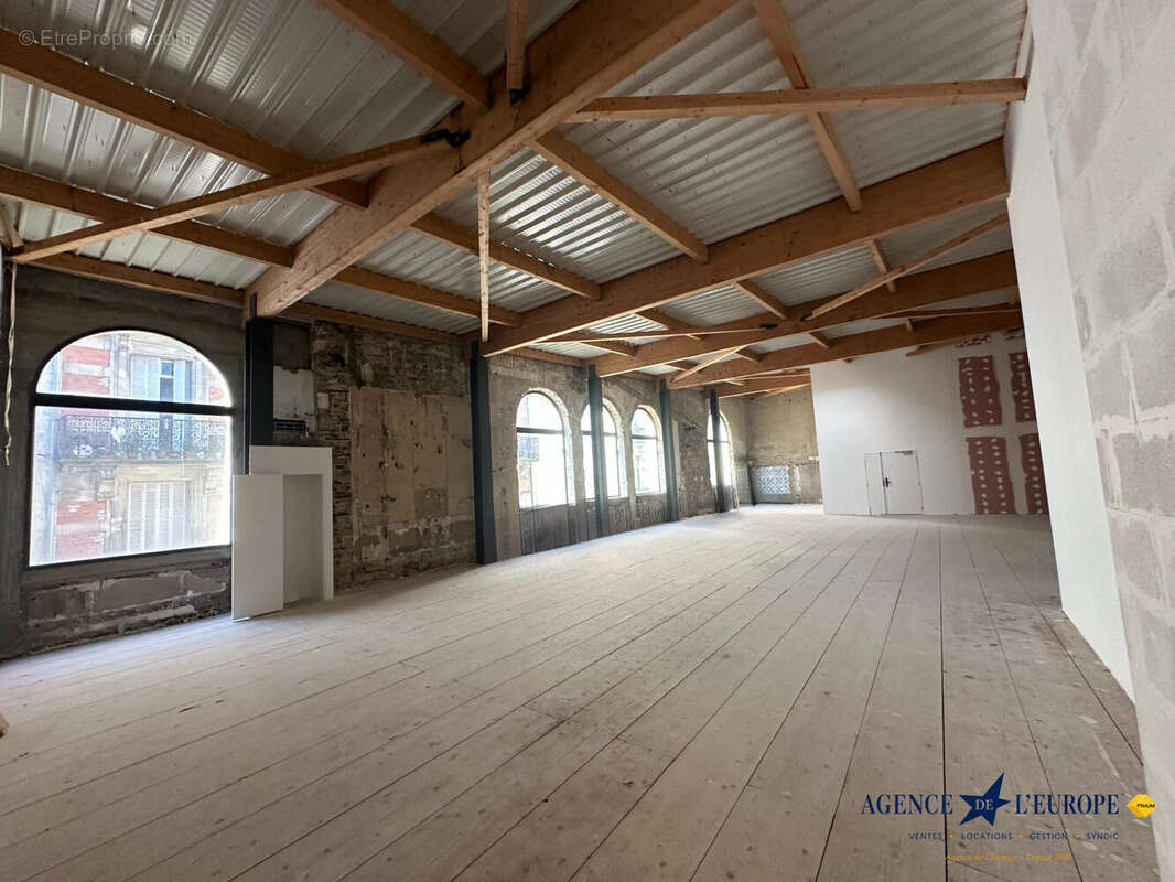 Appartement 246 m² à Vichy  - photo 2