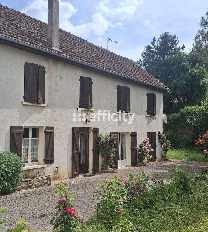 Maison à FONTENOIS-LES-MONTBOZON