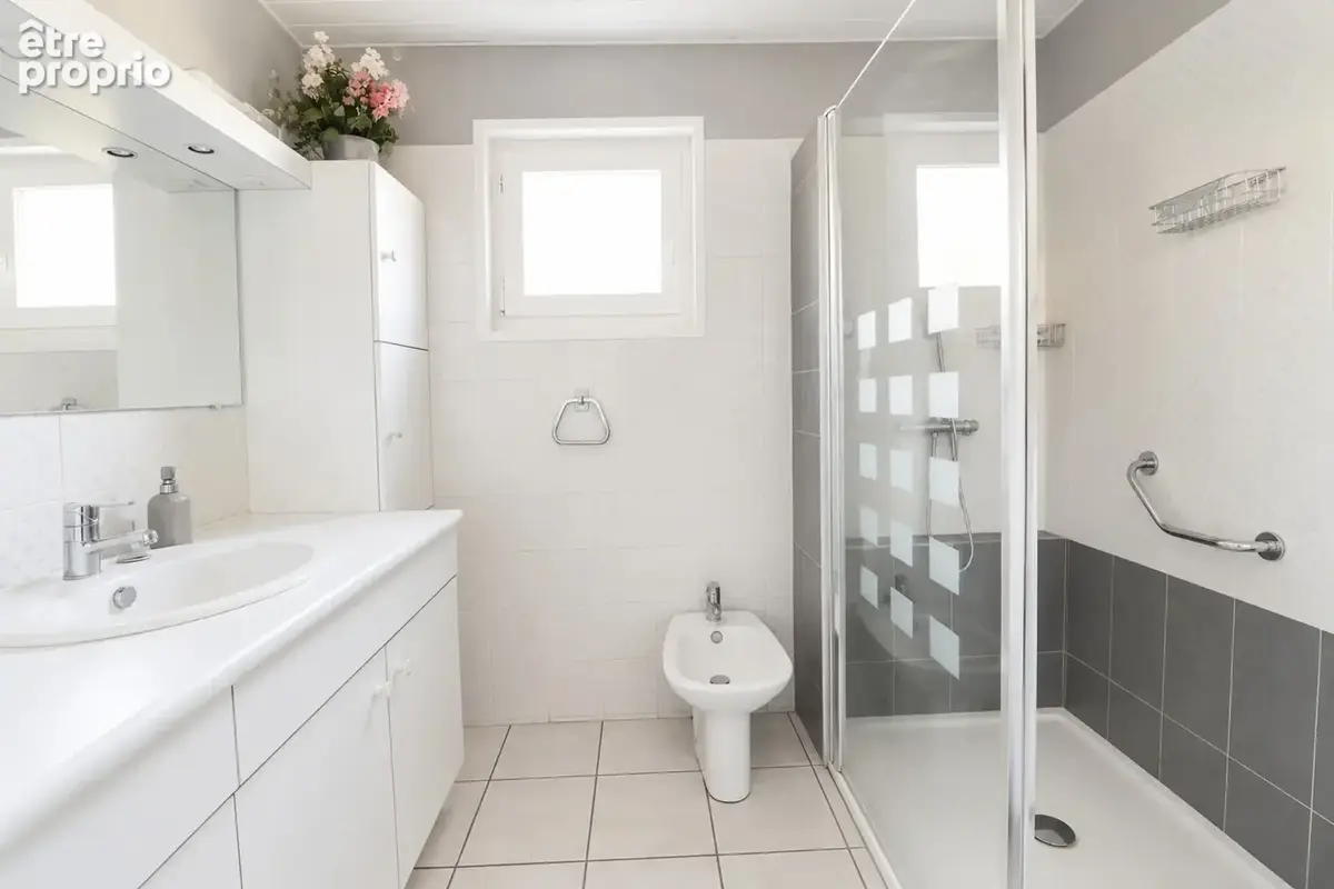 Maison familiale de 164 m² sur terrain de 730 m² - photo 5