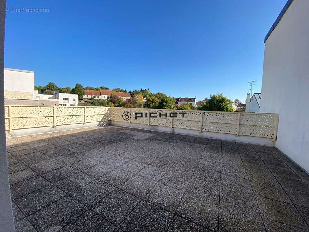 Appartement à BRUYERES-LE-CHATEL