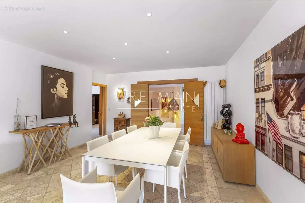 Maison à LES ISSAMBRES