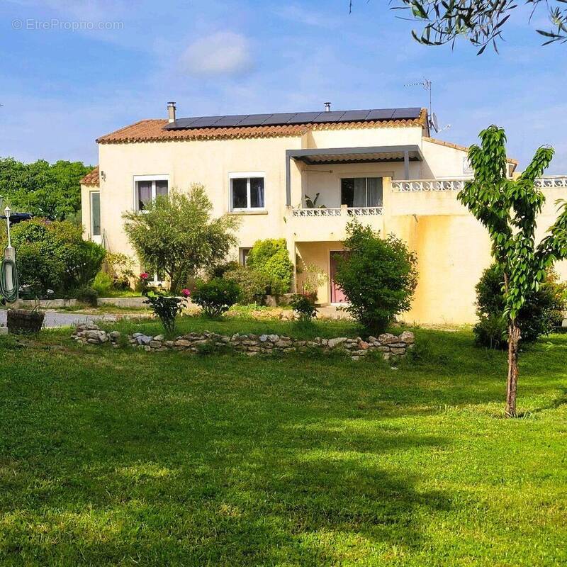 Photo 1 - Maison à MONTBAZIN