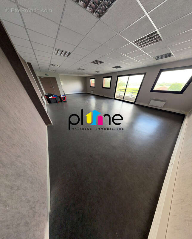 Commerce à COURRIERES