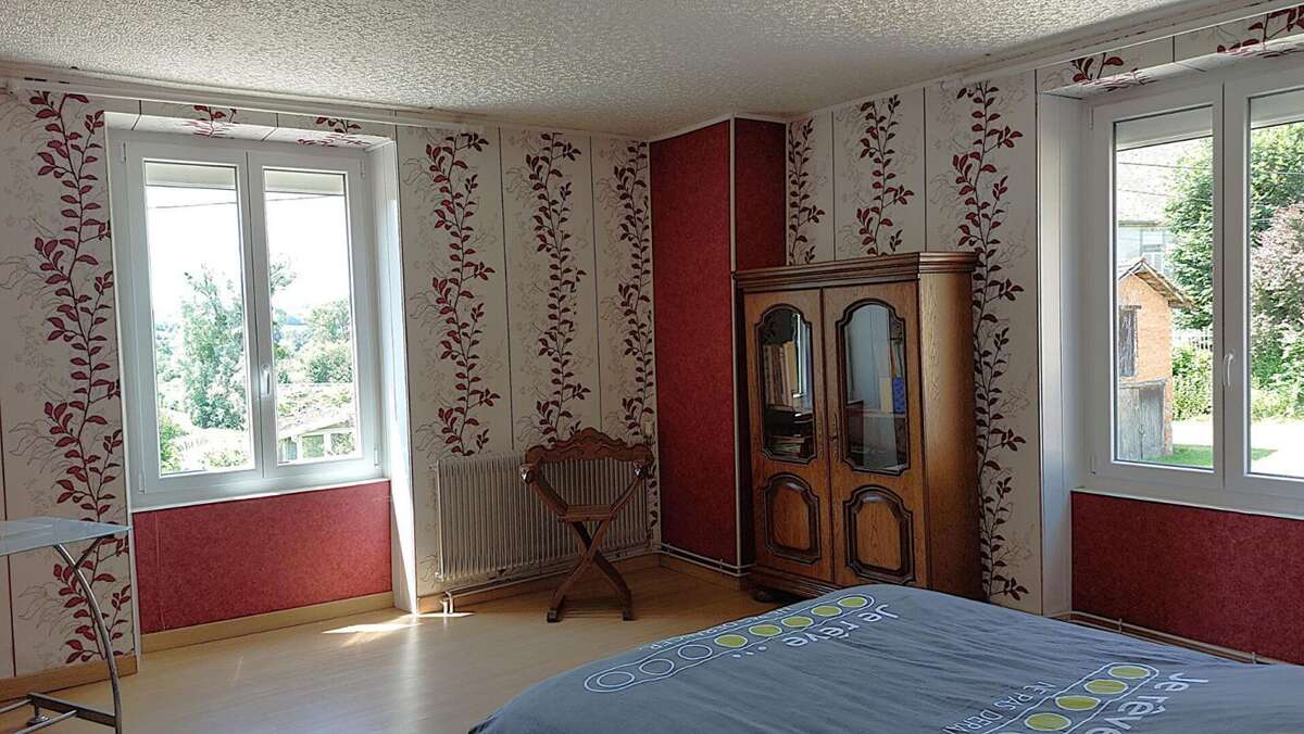 Maison Corre 7 pièce(s) 181 m2, dépendances, jardin - photo 7