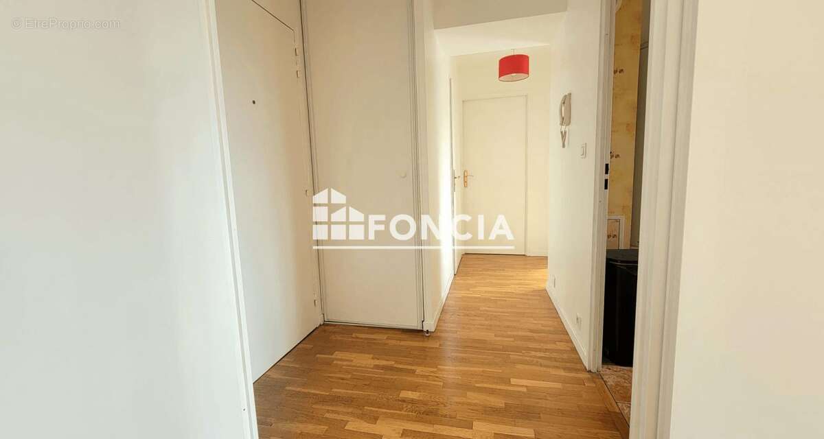 Appartement à SARTROUVILLE