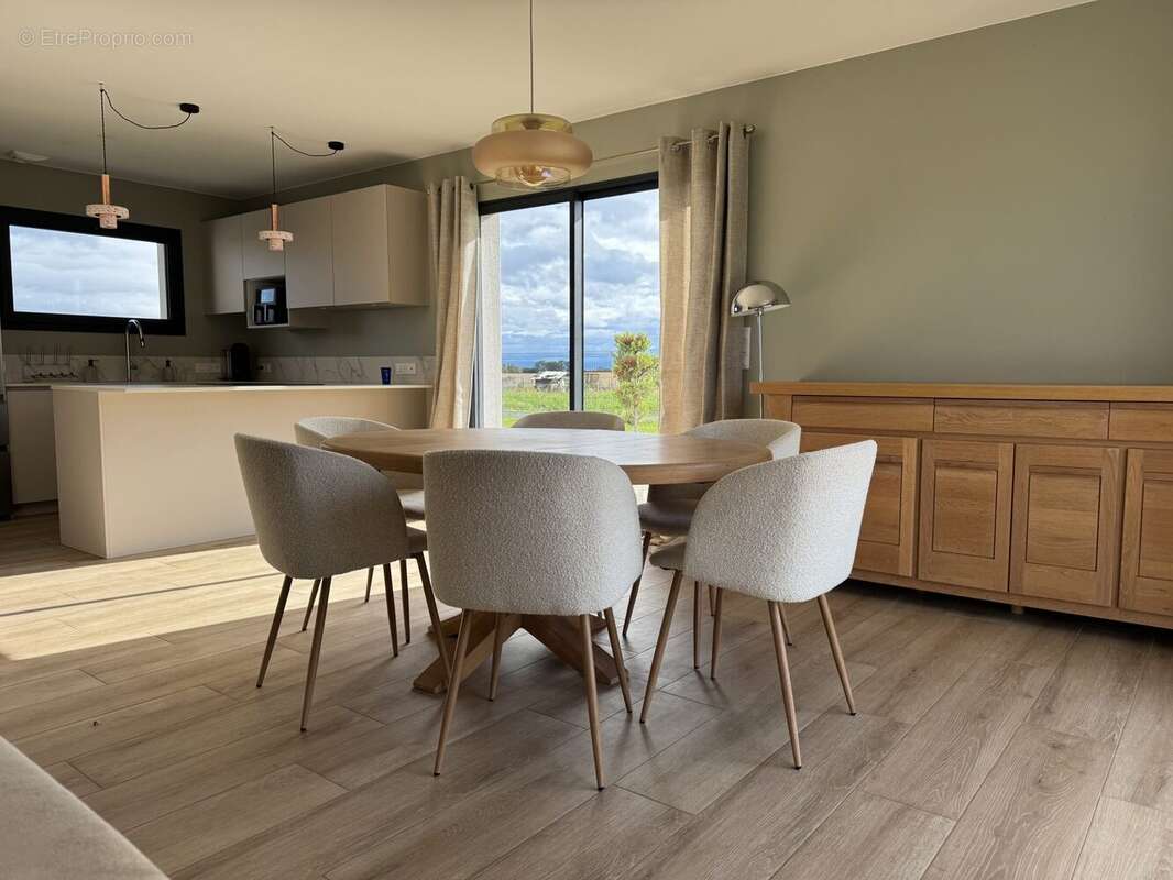 Maison à YSSAC-LA-TOURETTE