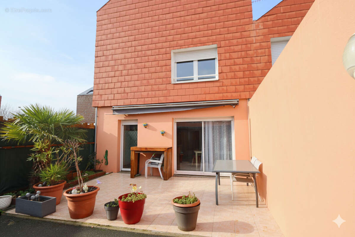 Maison 3 chambres, 90 m² habitables en très bon état, terrasse et cour exposées sud. - photo 4