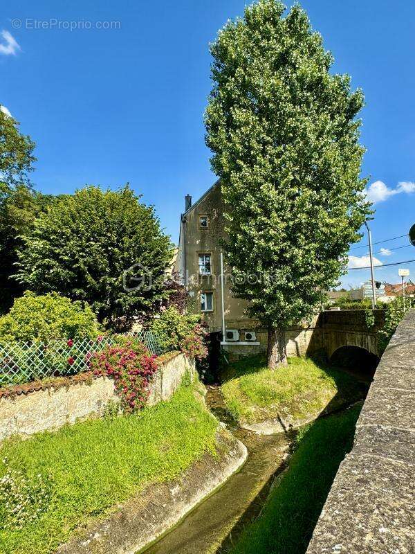 Appartement à COURCELLES-CHAUSSY