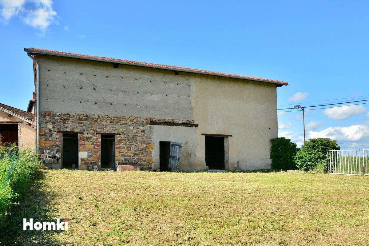 Maison à SAINT-ETIENNE-DES-OULLIERES