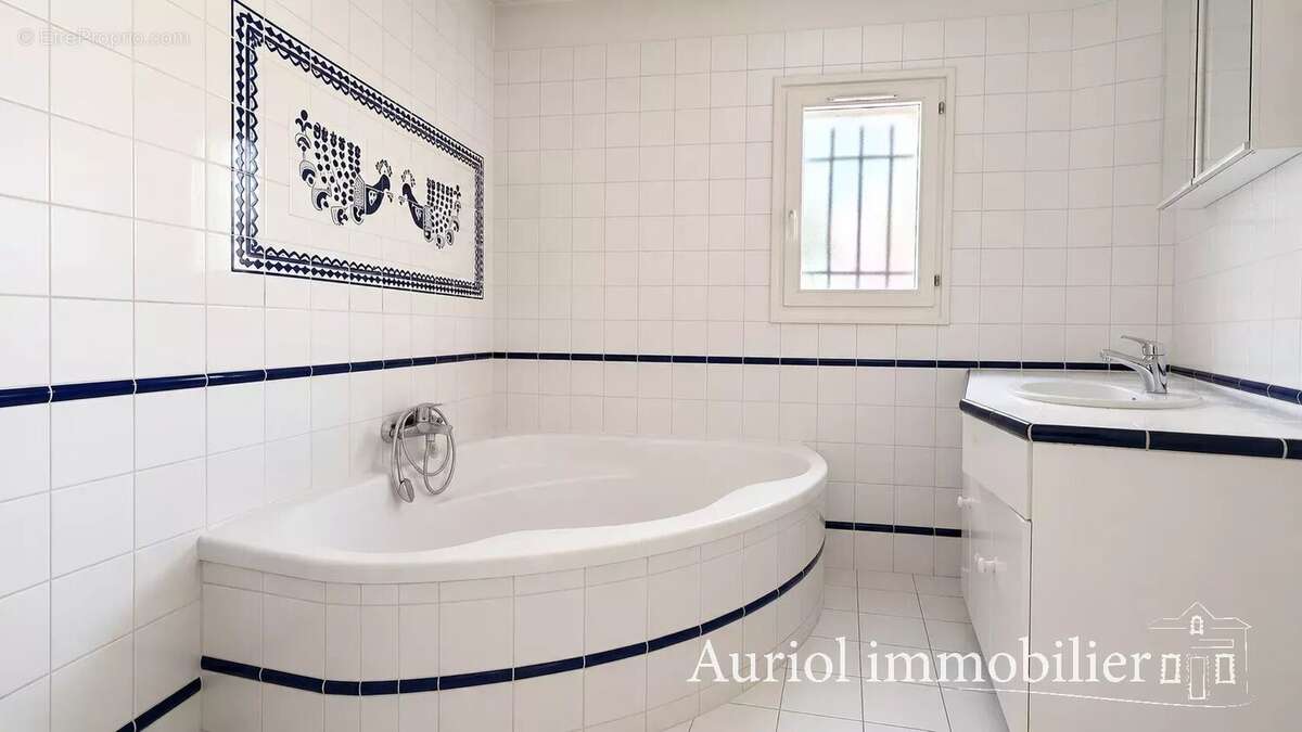 AURIOL - Villa T5 de 145 m² sur 1000 m² de terrain plat - photo 12