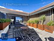 Appartement à PERON