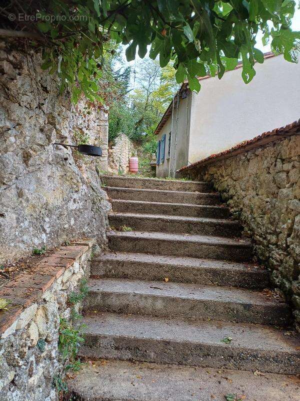 Maison en pierre de village - photo 3