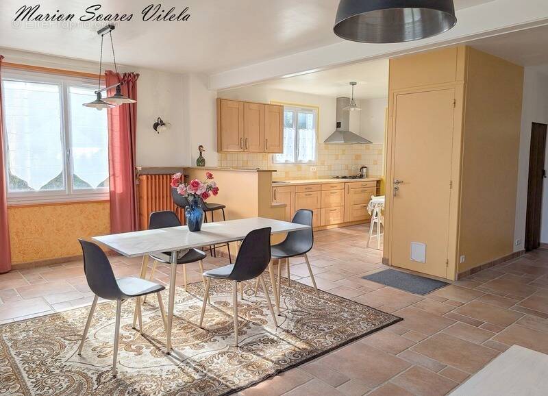 Maison à CHAUMES-EN-BRIE